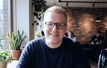 team-member-image