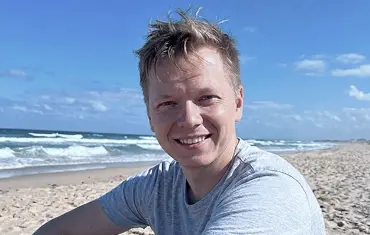 team-member-image